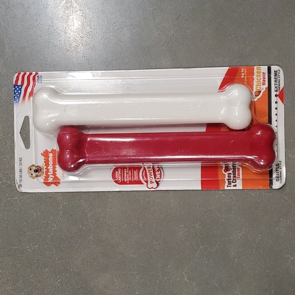 1 XL Kong Wubba, 2 Plush toys, 1 set of XL Nylabones - Picture 4 of 5